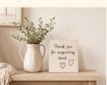 Warm table vignette